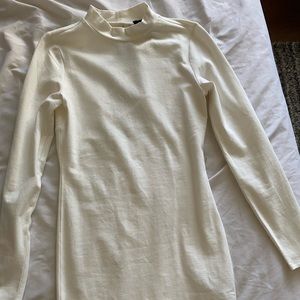 White long sleeve dress